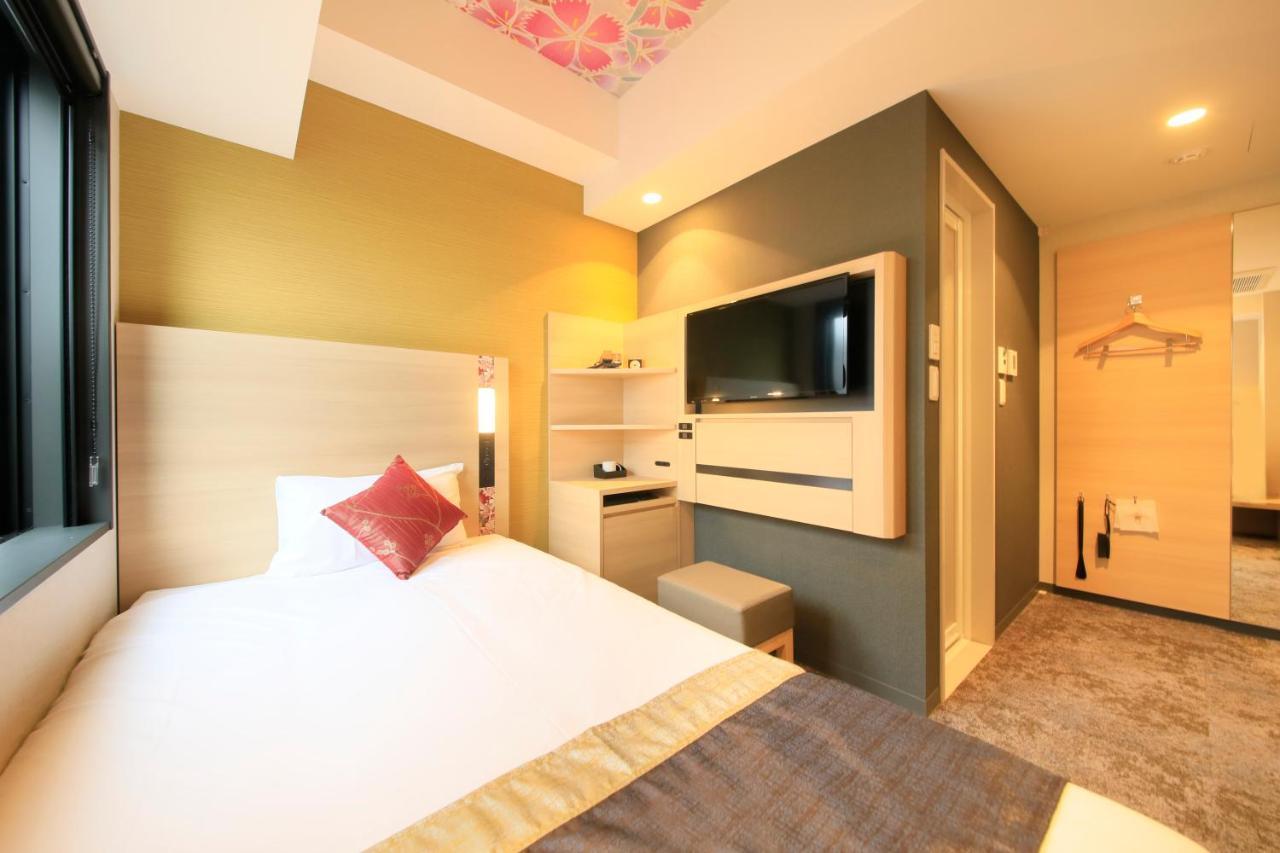 The Hedistar Nijo Comic & Books Hotel